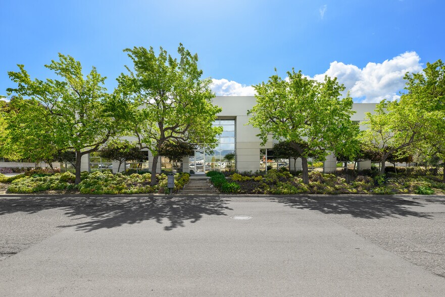 More Photos Of 1780 E Lemonwood Dr, Santa Paula Manufacturing For Lease