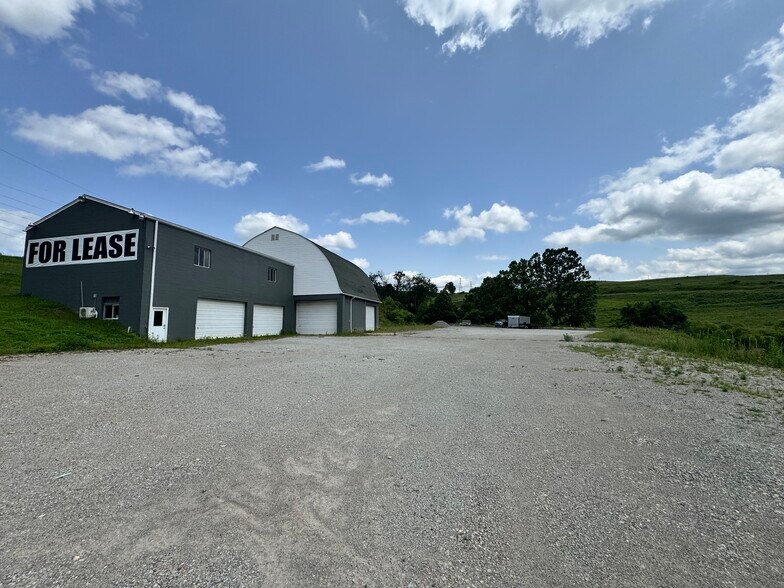 More Photos Of 797 Carlton Dr, Bentleyville Warehouse For Lease