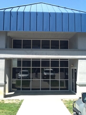 More Photos Of 801 NW Commerce Dr, Lee's Summit Sports And Entertainment For Sale