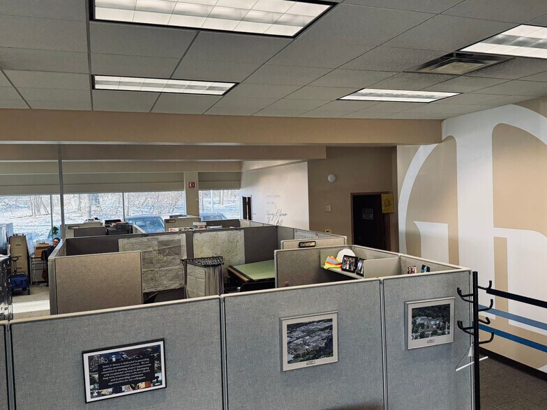 More Photos Of 4775 Campus Dr, Kalamazoo Office For Sale