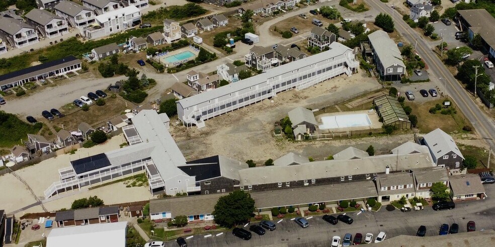 More Photos Of 706 Shore Rd, North Truro Apartments For Sale