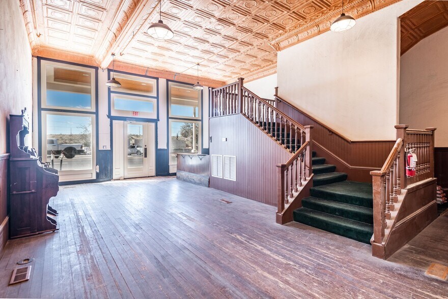 More Photos Of 315 E Andy Devine Ave, Kingman Hotel For Sale