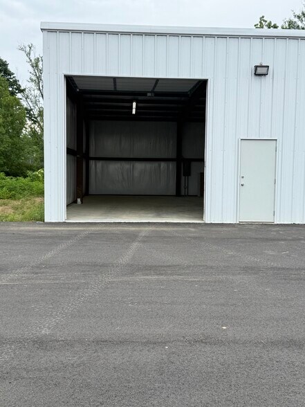 More Photos Of 4751 AR-319 Hwy, Austin Flex For Lease