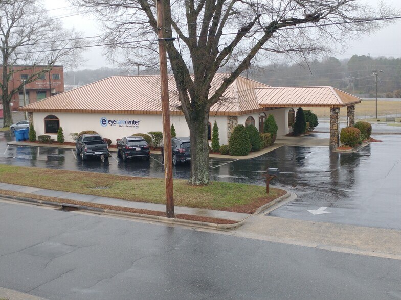 More Photos Of 303 Salisbury Ave, Albemarle Office For Sale