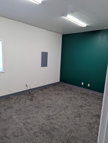 More Photos Of 111 E Cedar St, Standish Office For Sale