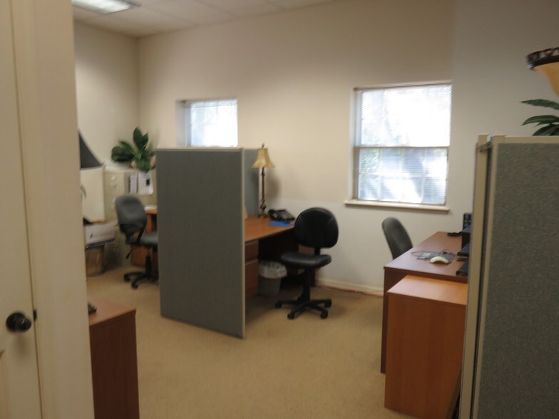 More Photos Of 1100 S Tamiami Trl, Venice Office For Sale