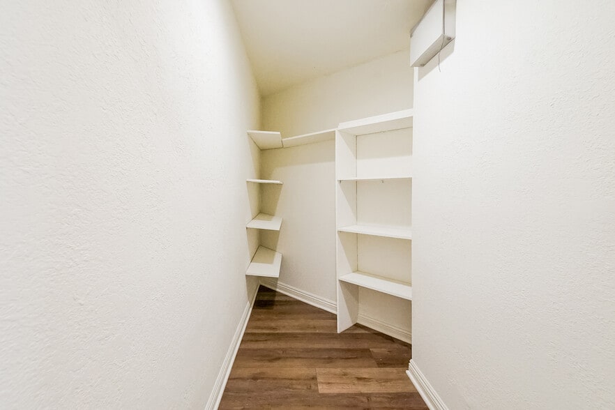 More Photos Of 337-3 Washington Blvd, Venice Storefront Retail Office For Lease