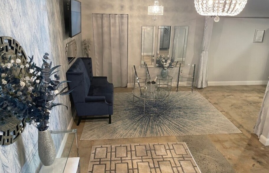 More Photos Of 213-219 E Broad St, Savannah Storefront For Lease