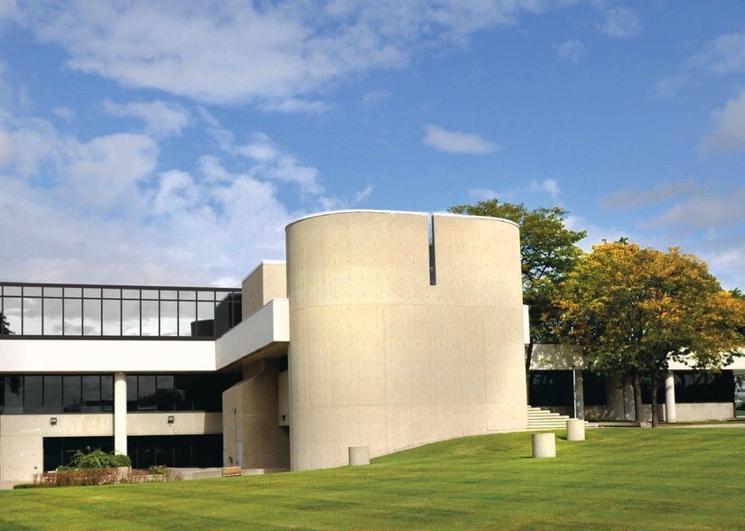 More Photos Of 6865 Century Ave, Mississauga Office For Sale