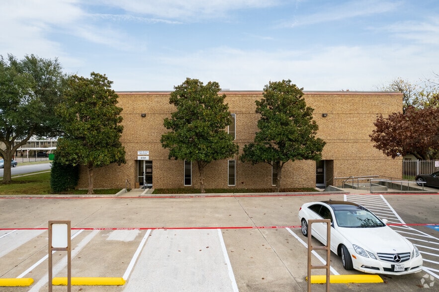 More Photos Of 4717 Fletcher Ave, Fort Worth Office For Sale