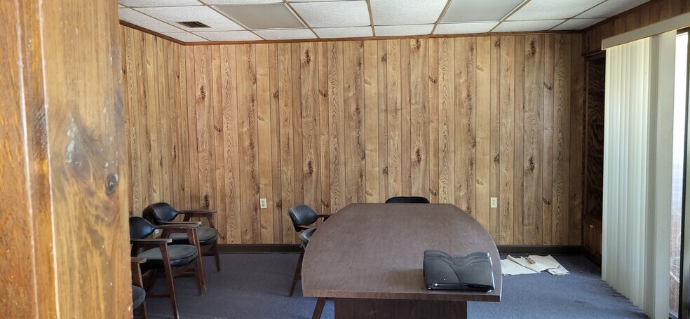 More Photos Of 520 33rd St, Gulfport Office For Sale