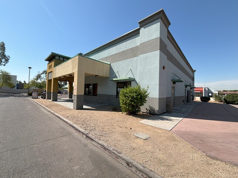 More Photos Of 3925 N 67th Ave, Phoenix Freestanding For Lease