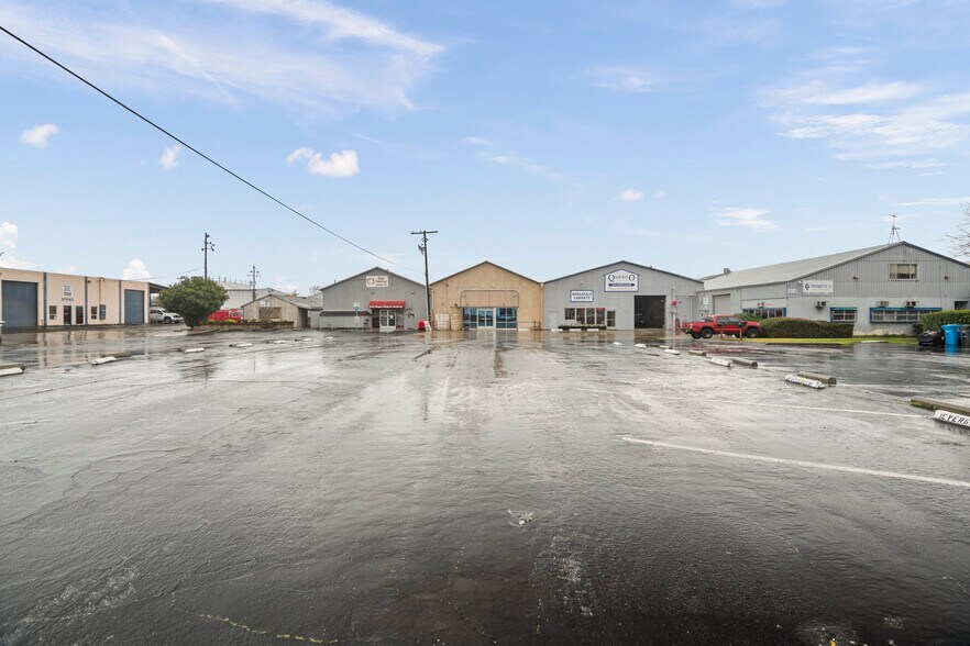More Photos Of 642 Quarry Rd, San Carlos Warehouse For Lease