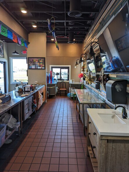 More Photos Of 703 N Main St, Pine Island Fast Food For Lease