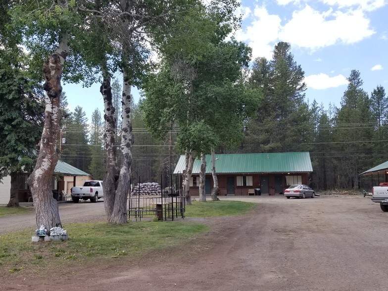 More Photos Of 109256 Highway 97 N, Chemult Hotel For Sale