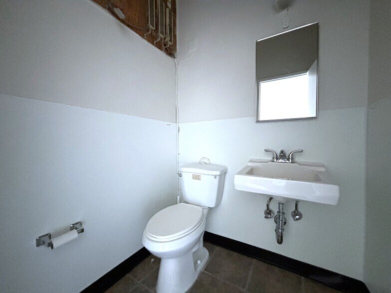 More Photos Of 626 W Route 66, Glendora Office For Sale