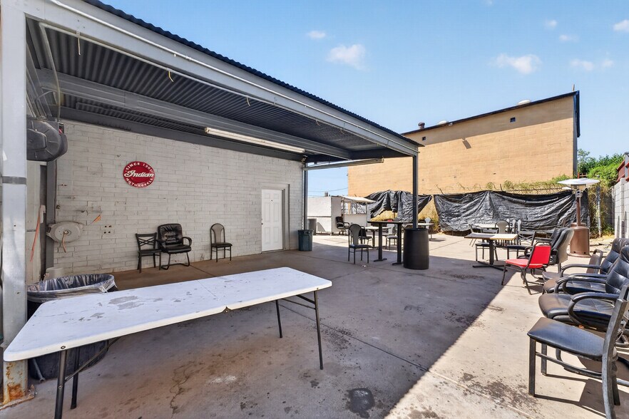 More Photos Of 940 W Hatcher Rd, Phoenix Freestanding For Sale