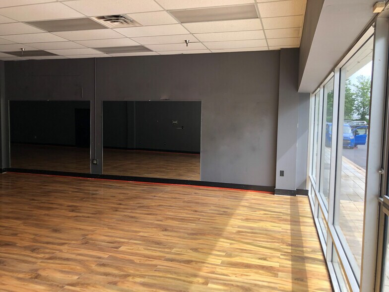 More Photos Of 377 Gambrills Rd, Gambrills Storefront Retail Office For Lease