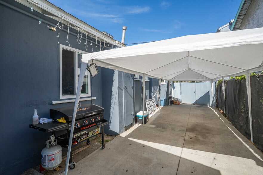 More Photos Of 932 Walnut Ave, Long Beach Specialty For Sale