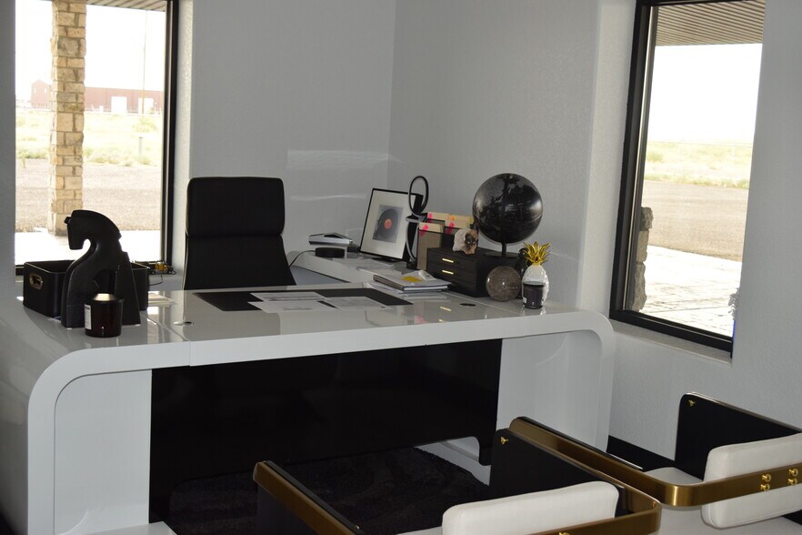 More Photos Of 6306 County 122 Rd, Midland Distribution For Lease