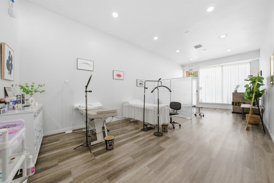 More Photos Of 340-344 E Foothill Blvd, Arcadia Freestanding For Sale