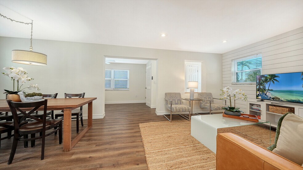 More Photos Of 5610 AVENIDA DEL MARE, Sarasota Specialty For Sale
