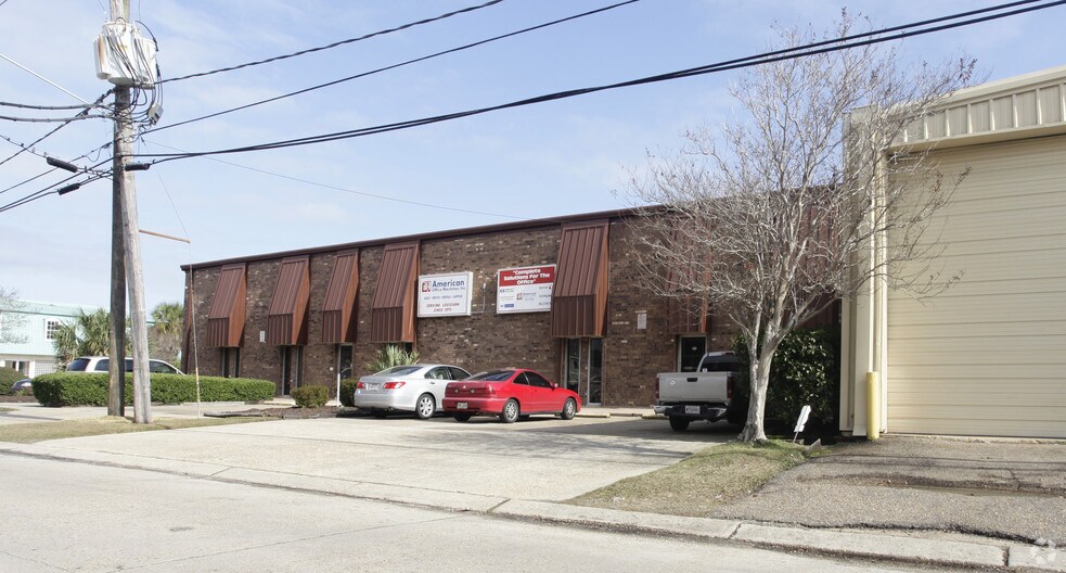 More Photos Of 2609 Ridgelake Dr, Metairie Office For Sale