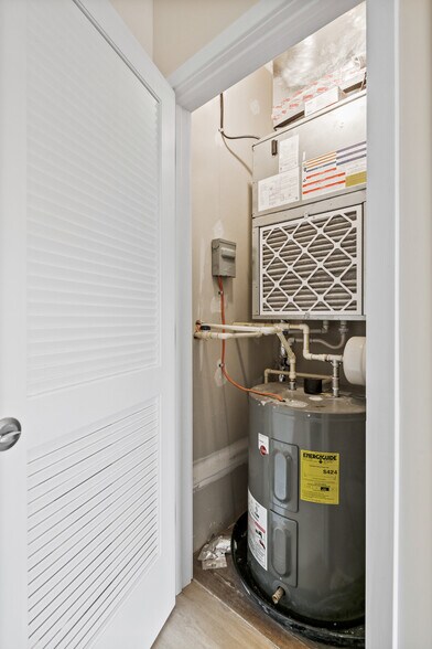 More Photos Of 1707 Eastern Ave, Baltimore Apartments For Lease