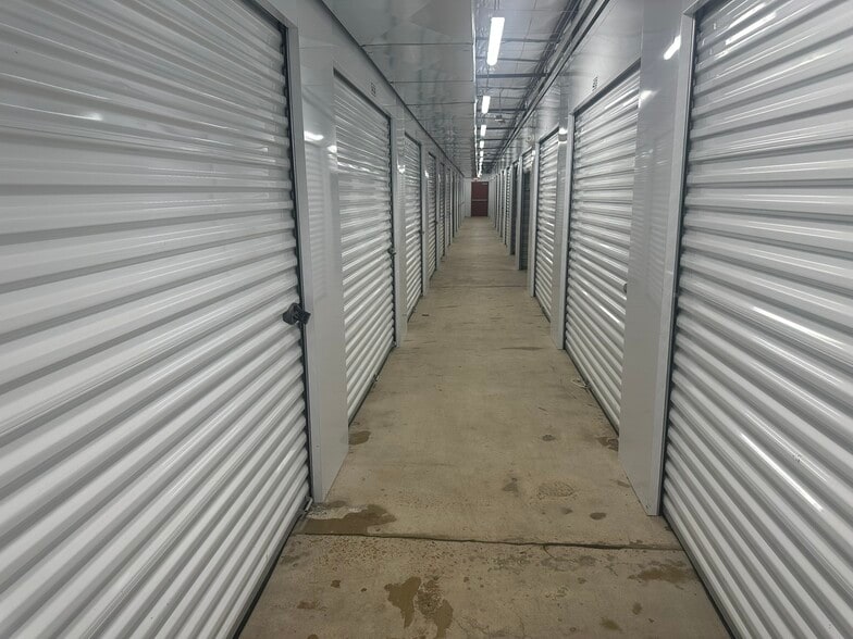 Primary Photo Of 2195 E Cherry St, Paris Self Storage For Sale