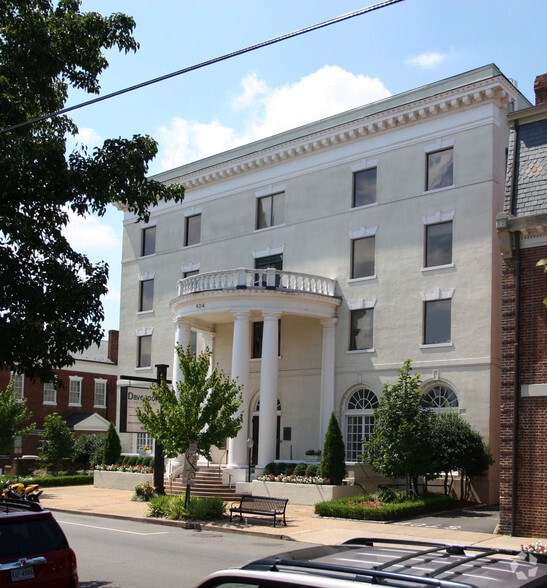 More Photos Of 904 Princess Anne St, Fredericksburg Office For Lease
