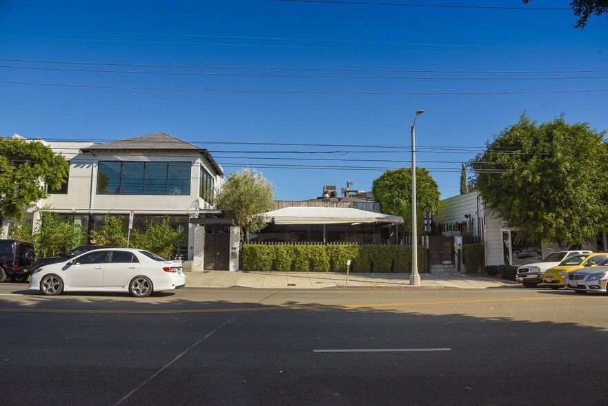 More Photos Of 730 N La Cienega Blvd, Los Angeles Restaurant For Lease