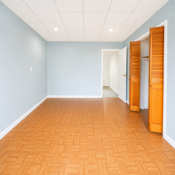 More Photos Of 64-19 Myrtle Ave, Ridgewood Freestanding For Sale