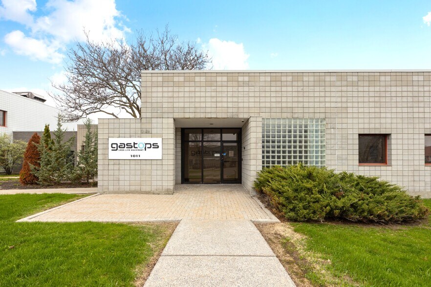 More Photos Of 1011 Polytek St, Ottawa Flex For Sale