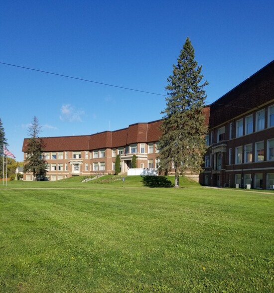 Primary Photo Of 200 Wanless St, Buhl Schools For Sale