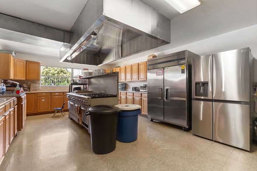 More Photos Of 25222 Wiley Canyon Rd, Santa Clarita Specialty For Sale