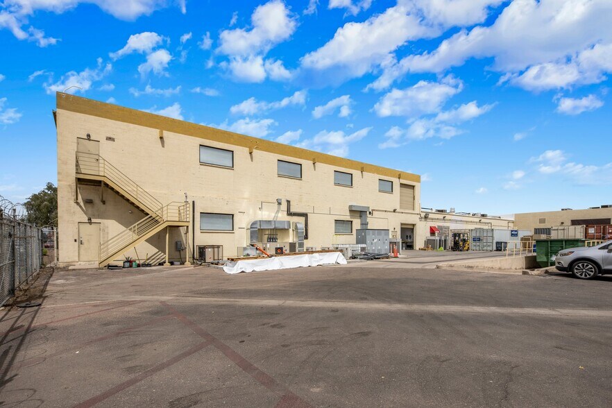More Photos Of 951 W Watkins St, Phoenix Manufacturing For Sale