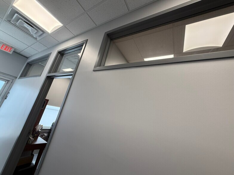 More Photos Of 2212 Murray Ave, Pittsburgh Office Residential For Lease