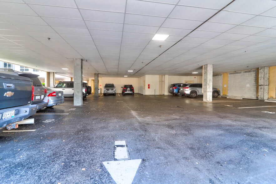 More Photos Of 40 Calhoun St, Charleston Office For Lease