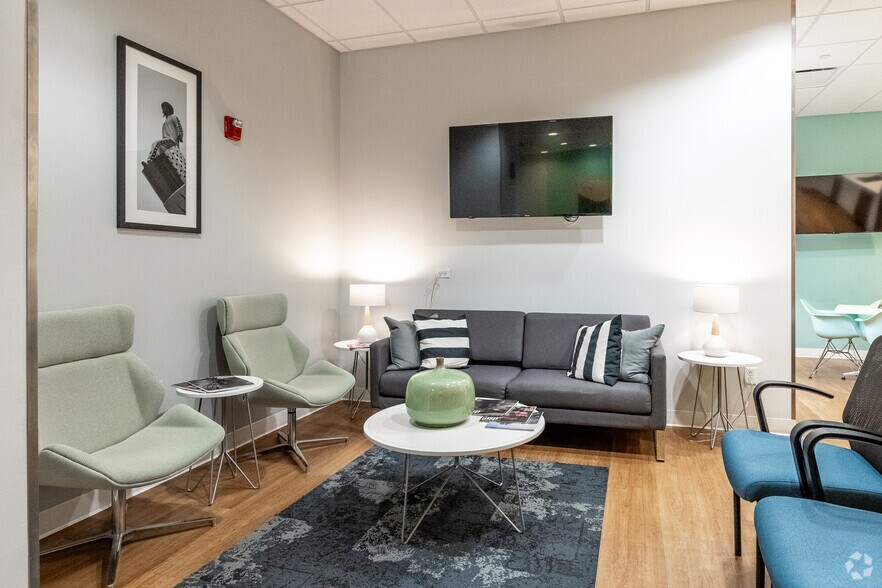More Photos Of 5550 Wild Rose Ln, West Des Moines Coworking Space