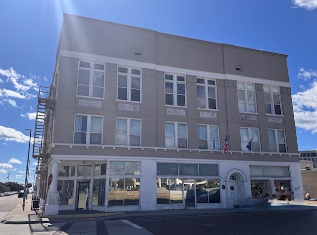 More Photos Of 711 Howard Ave, Biloxi General Retail For Sale