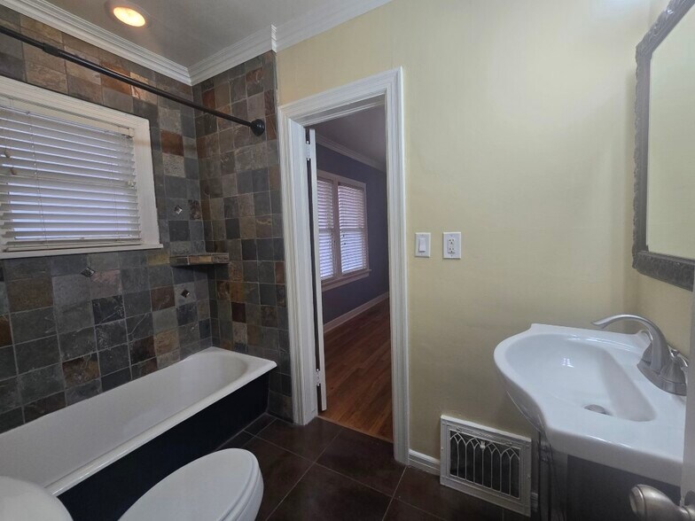 More Photos Of 819 W Gurley St, Prescott Apartments For Sale