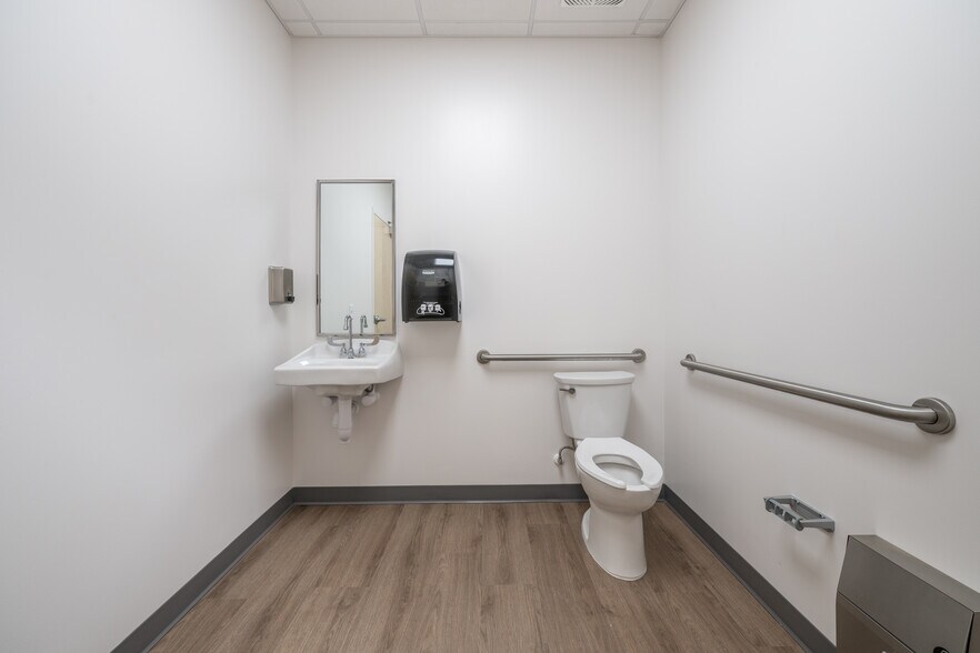 More Photos Of 2280 Lane Ave N, Jacksonville Unknown For Lease