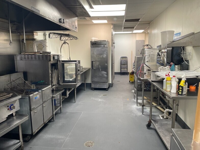 More Photos Of 200 Dauphin St, Mobile Storefront Retail Office For Lease