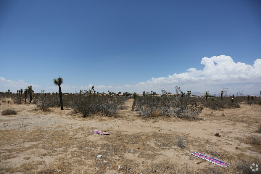 Primary Photo Of Bear Valley Rd @ Mesa Linda, Victorville Land For Sale
