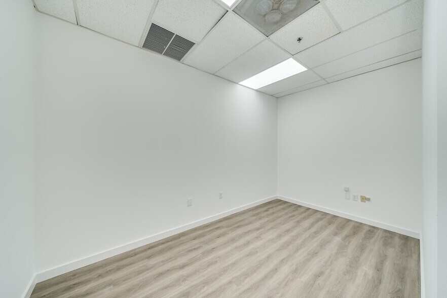 More Photos Of 7500 NW 25th St, Miami Warehouse For Lease