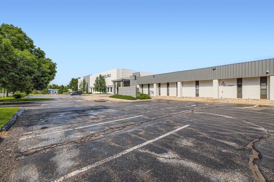 More Photos Of 6542 Fig St, Arvada Warehouse For Sale