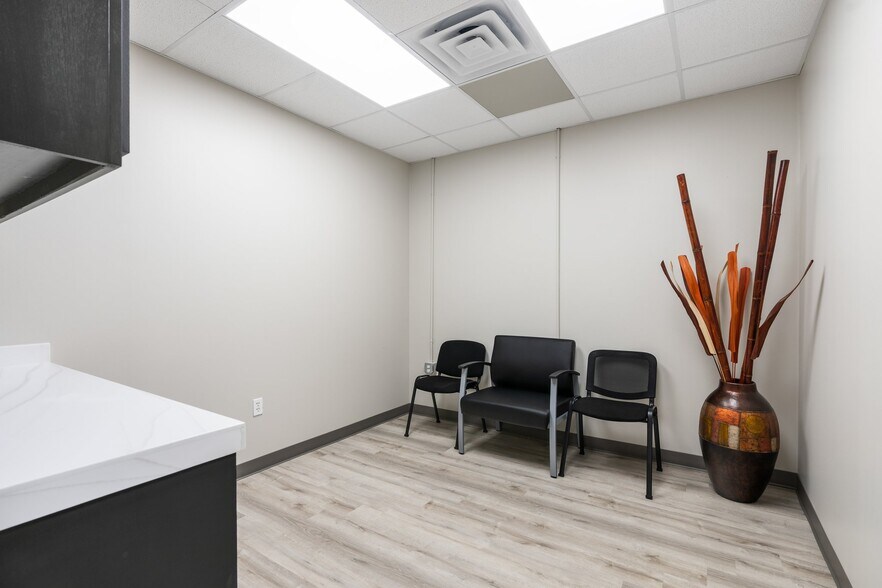 More Photos Of 255 Ed English Dr, Shenandoah Medical For Sale