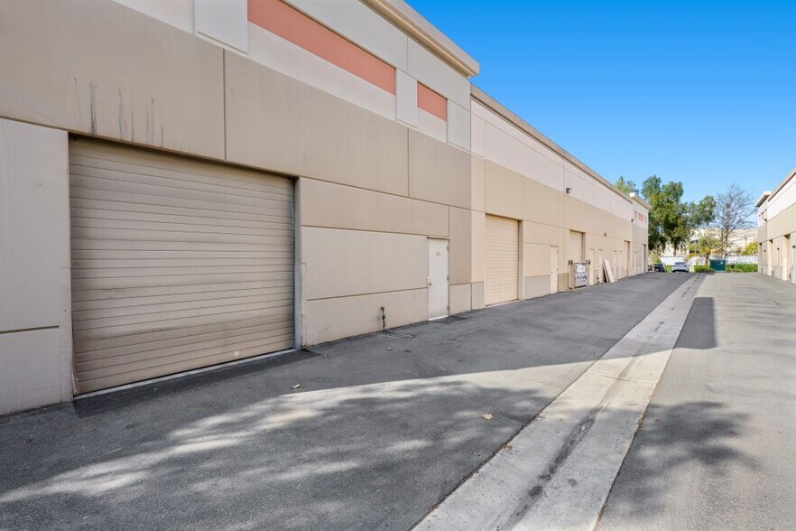 More Photos Of 1515-1539 Olivella Way, San Diego Warehouse For Lease
