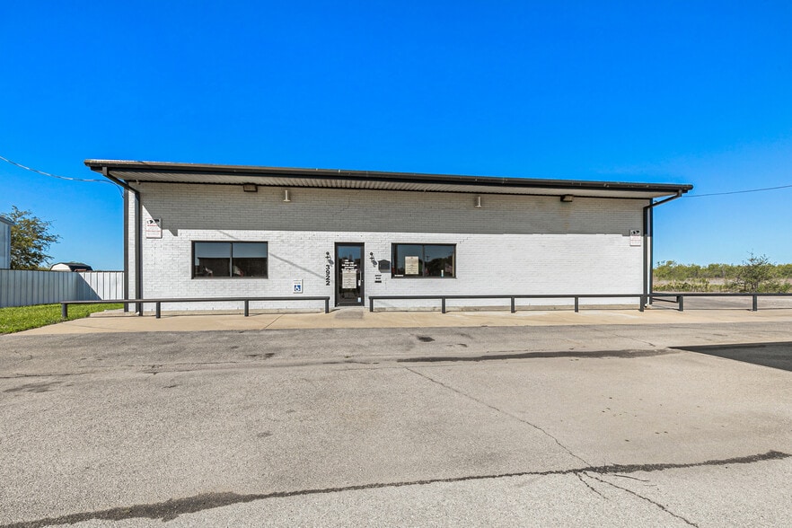 More Photos Of 3922 W US Highway 80, Terrell General Retail For Sale