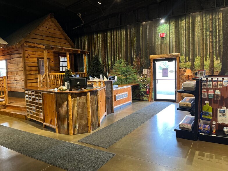 More Photos Of 60 Trade Rd, Plattsburgh Storefront For Lease